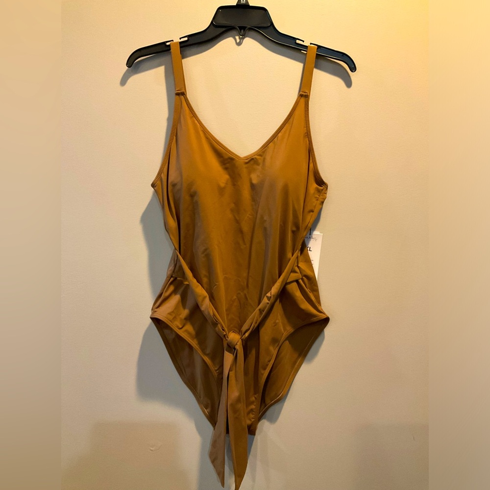 NWT l Nicole Miller l XL l One Piece | Tie Front |